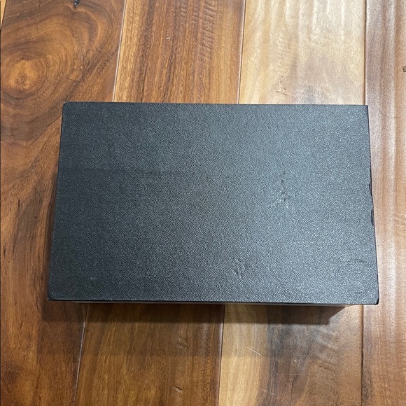 CHANEL White Cream Box with Black Lettering - Picture 4 of 5